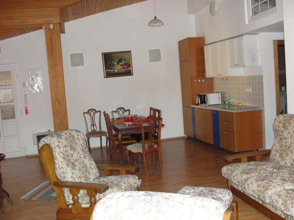 Apartamento Apartman Rudi Samobor Exterior foto